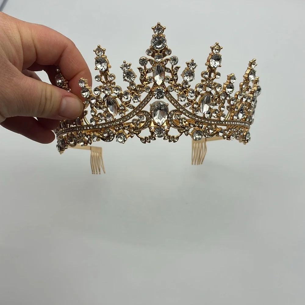 Like new Tiara hair accessory